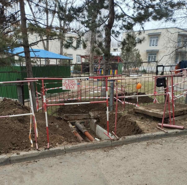 Устранение порыва тепловой сети по ул. Менделеева,1 в г. Тирасполь