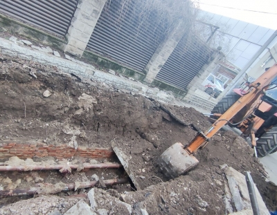 Устранение порыва внутриквартальной тепловой сети по ул. Кирова,147 в г. Рыбница.